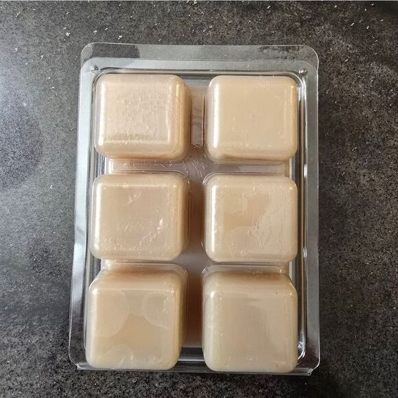 Lot Of 8 Assorted Flavor Wax Melts By Better Homes & Gardens 8 Pks / 2.5 oz Each - Picture 4 of 6